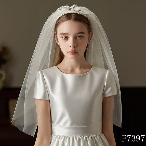 F7397 Elegant White Veil on Hairband