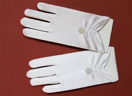 KR63333 White Short Satin Communion Gloves with Diamante Flower (regular size)