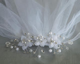 T302 White Veil on Comb