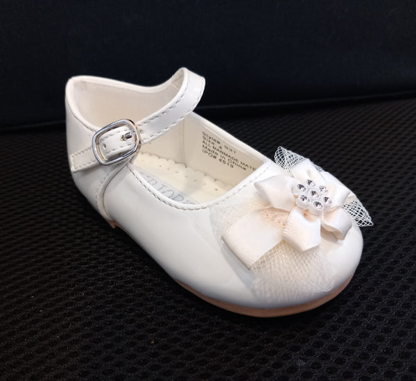 TKS31 Baby/Toddler Ivory Shoes (sizes 1-8)