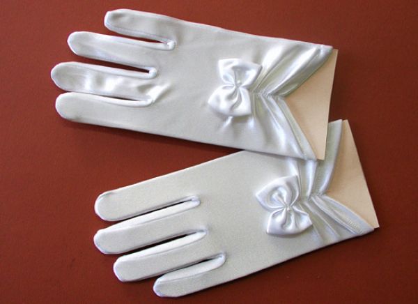 KR6337 White Short Stretch Satin Communion Gloves with Pearl and Bow