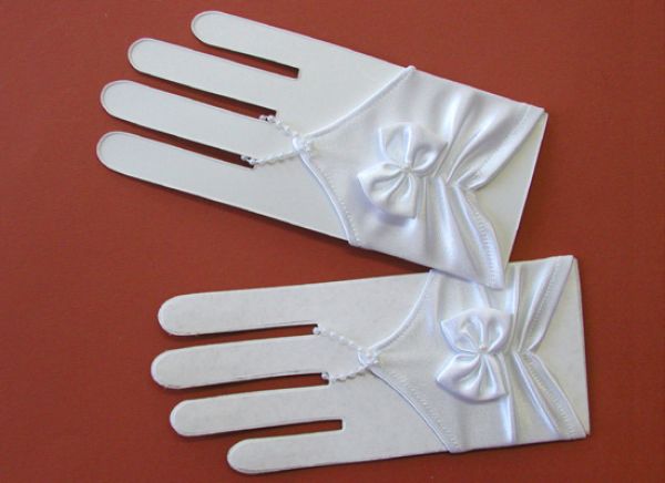 KR63511 White Stretch Satin Short Fingerless Communion Gloves with Bow and Pearl (regular size)